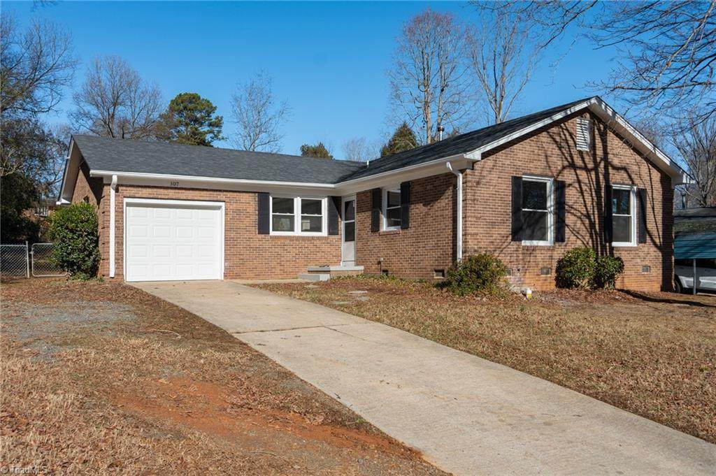 307 Foxcroft Drive - Photo 1