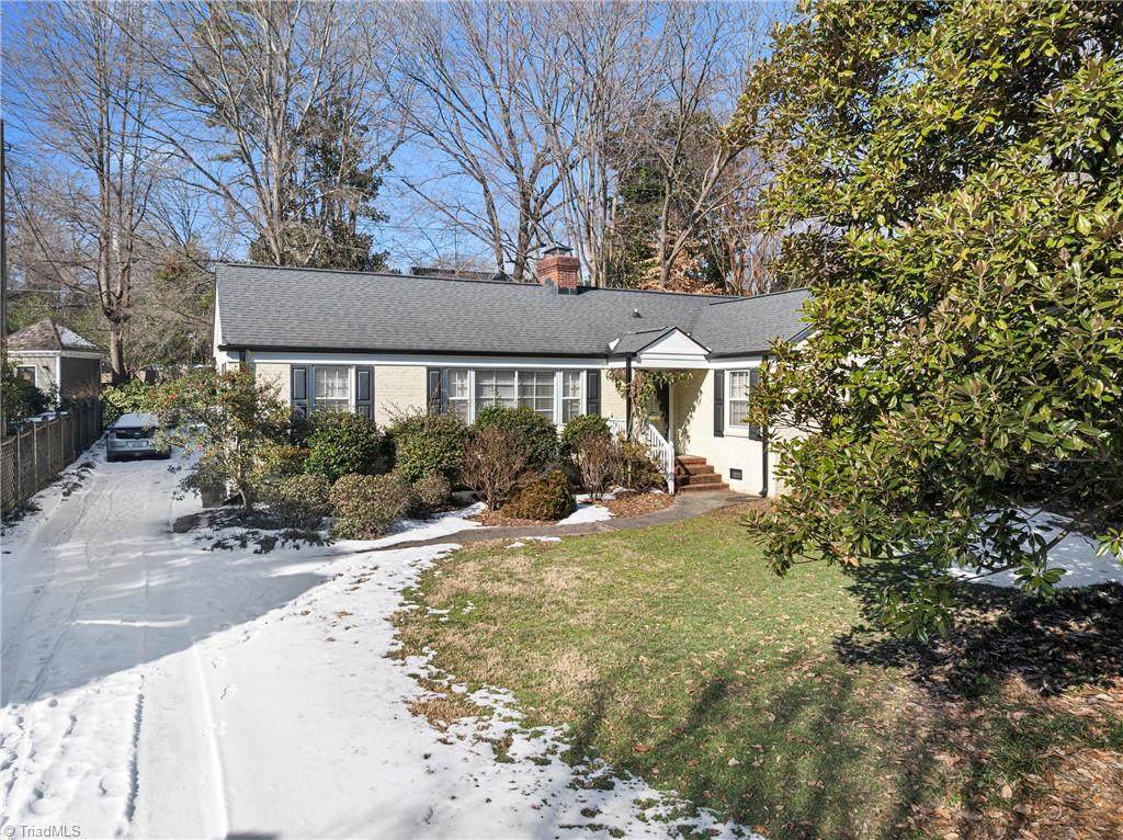 221 Avondale Drive - Photo 1