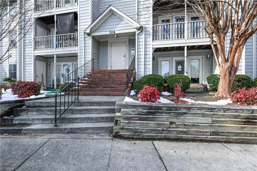 704 Glendale Drive - Photo 1