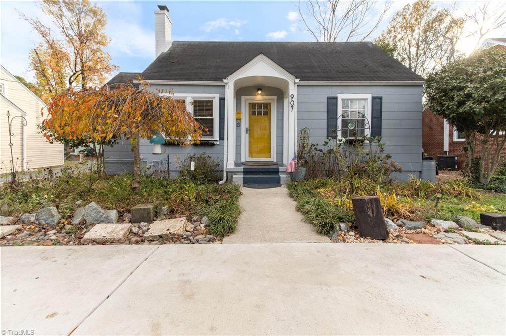 907 Wendover Avenue - Photo 1