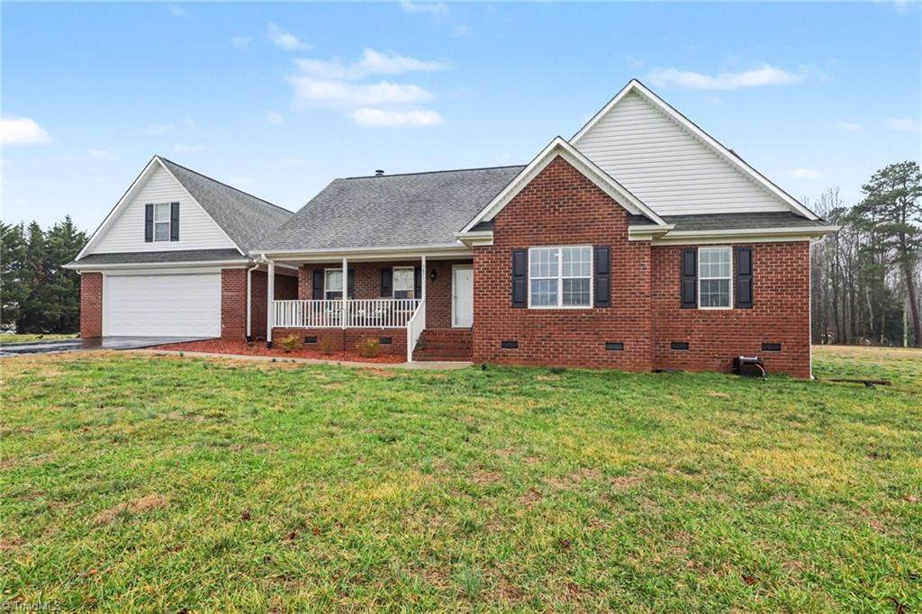 5421 Waynick Meadow Road - Photo 1