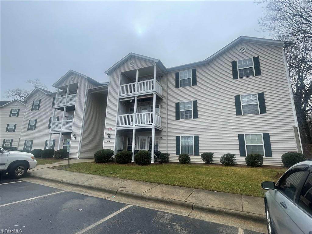 905 Hanahan Court - Photo 1