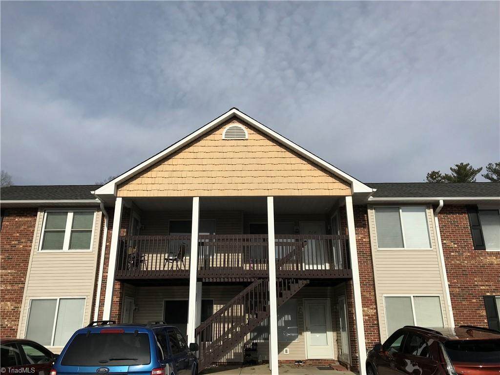 702 Westbrook Court - Photo 1