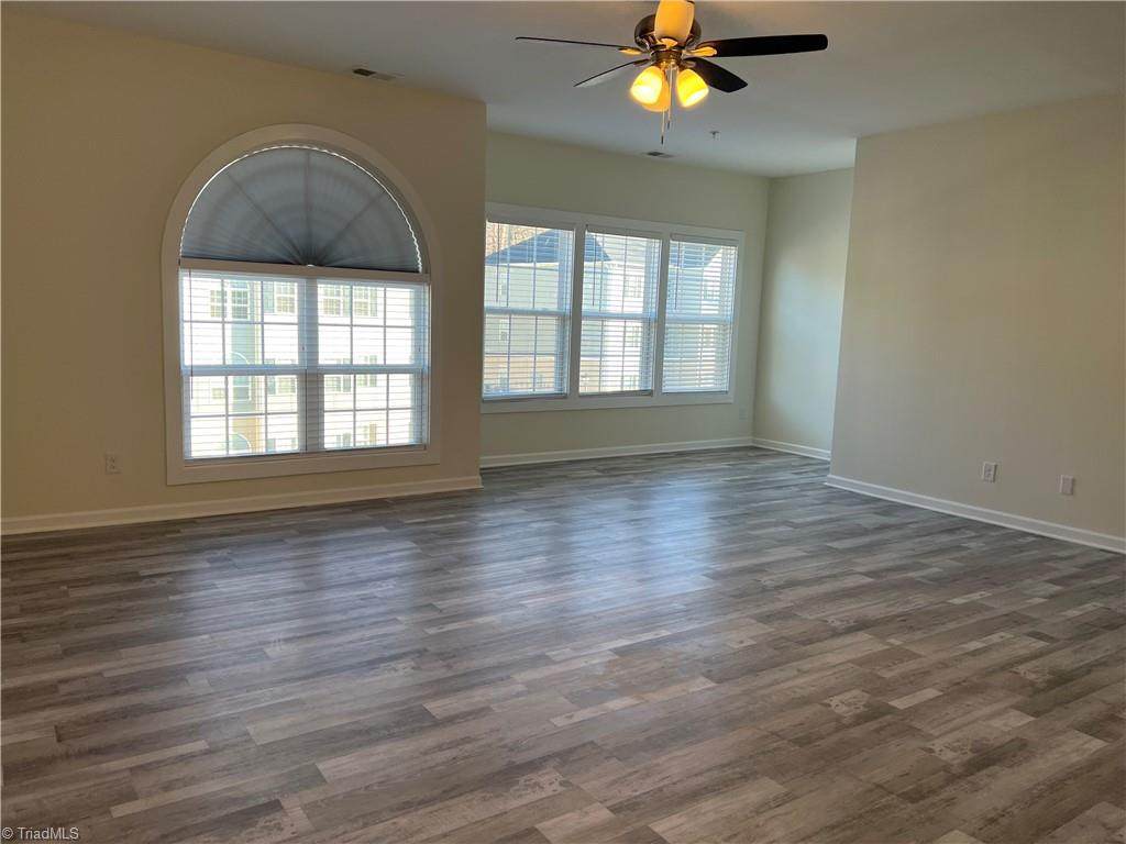 2607 Pennoak Way - Photo 1