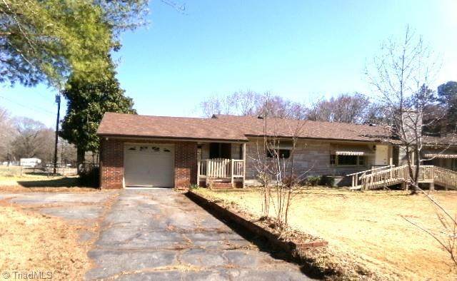 912 Friendly Road - Photo 1
