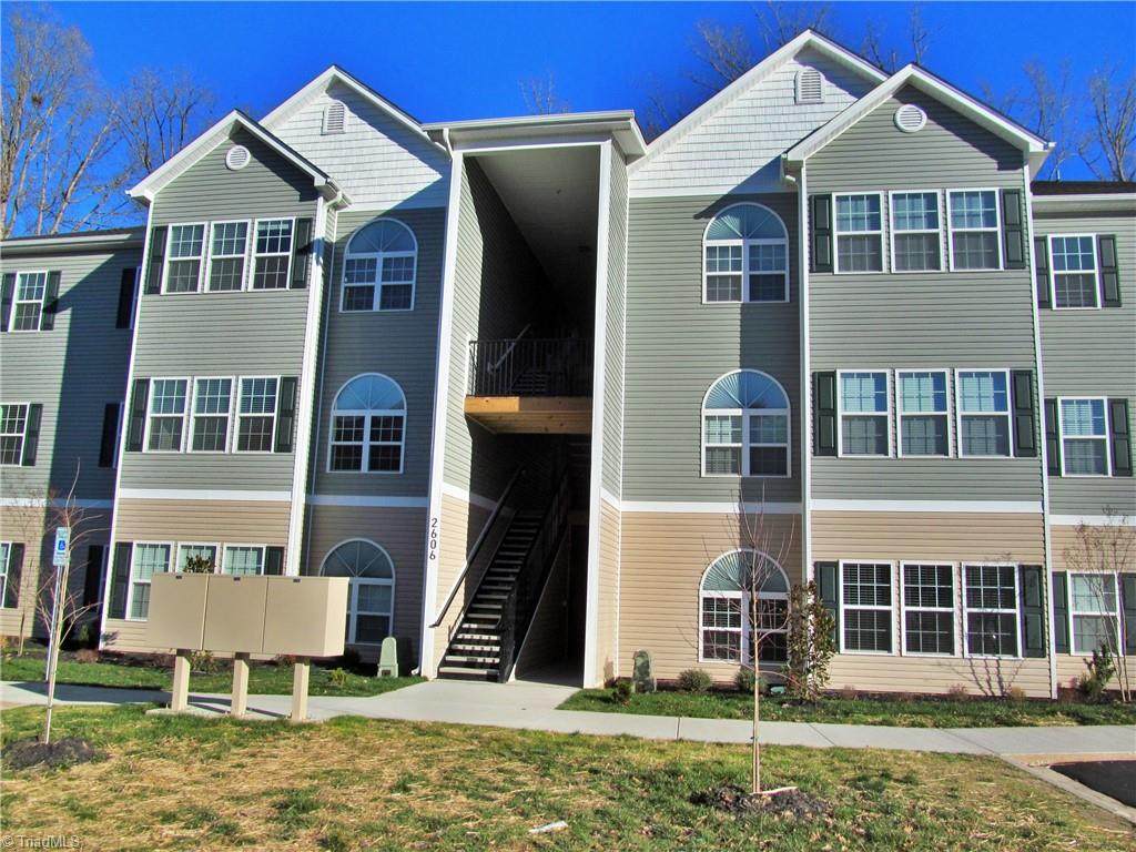 2606 Pennoak Way - Photo 1