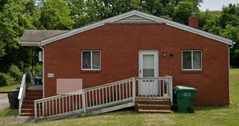 610 Hawthorne Avenue - Photo 1