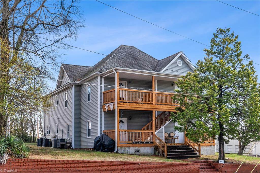 611 Green Drive - Photo 1