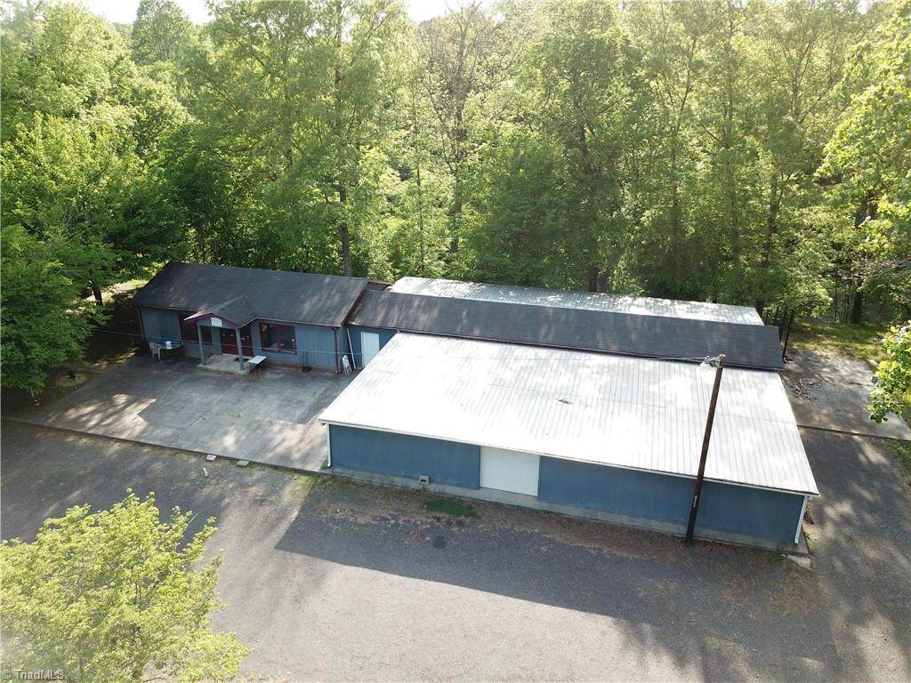 347 Kings Highway - Photo 1