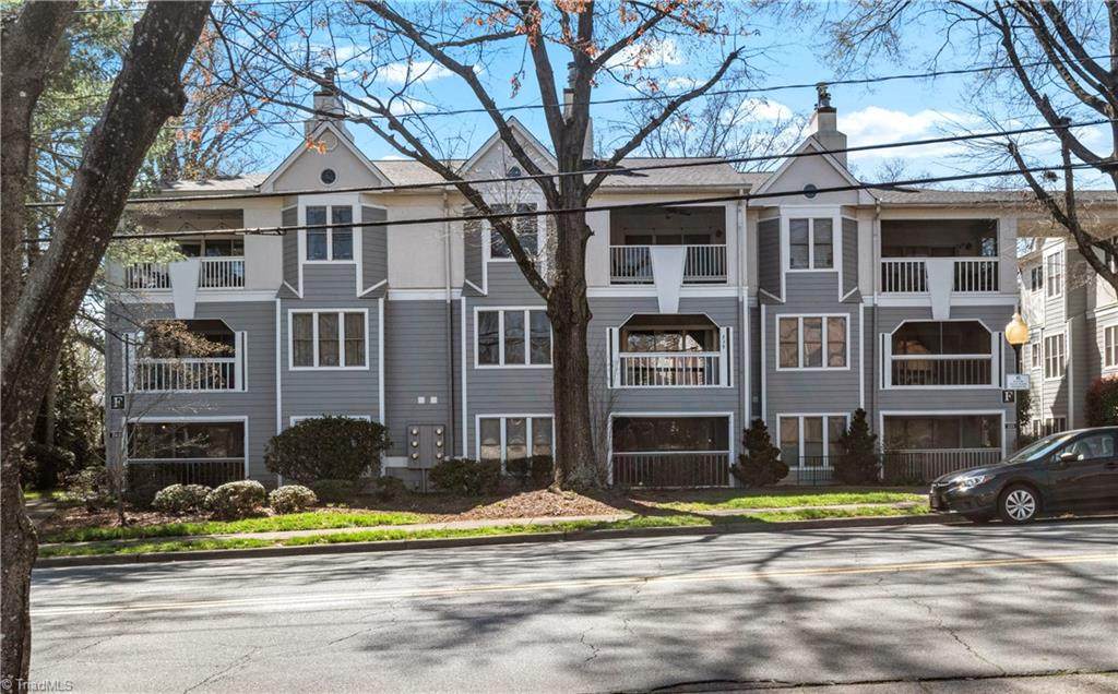 239 Oakwood Court - Photo 1