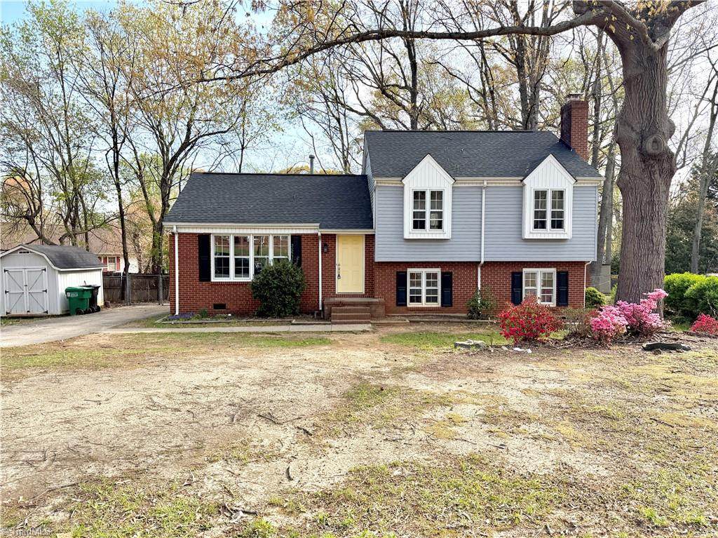 2210 Waynick Street - Photo 1