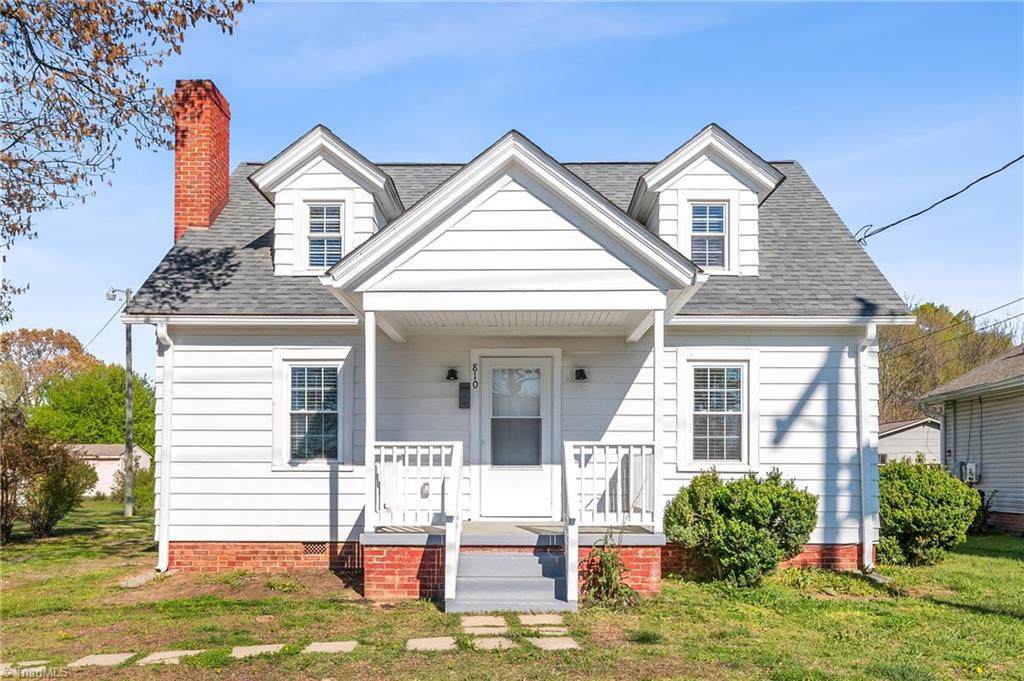 810 Elwell Avenue - Photo 1