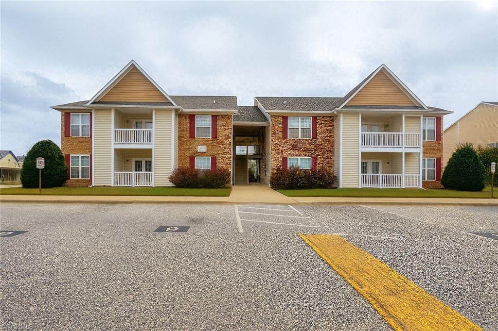 1328 Kershaw Loop - Photo 1