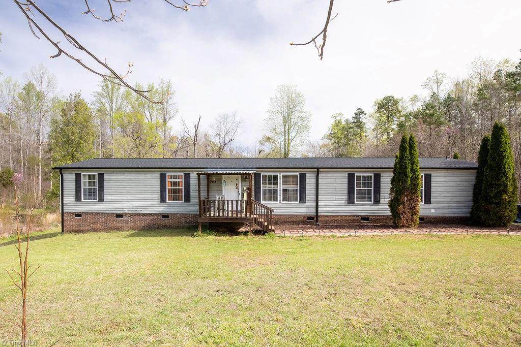 305 Whispering Oaks Drive - Photo 1