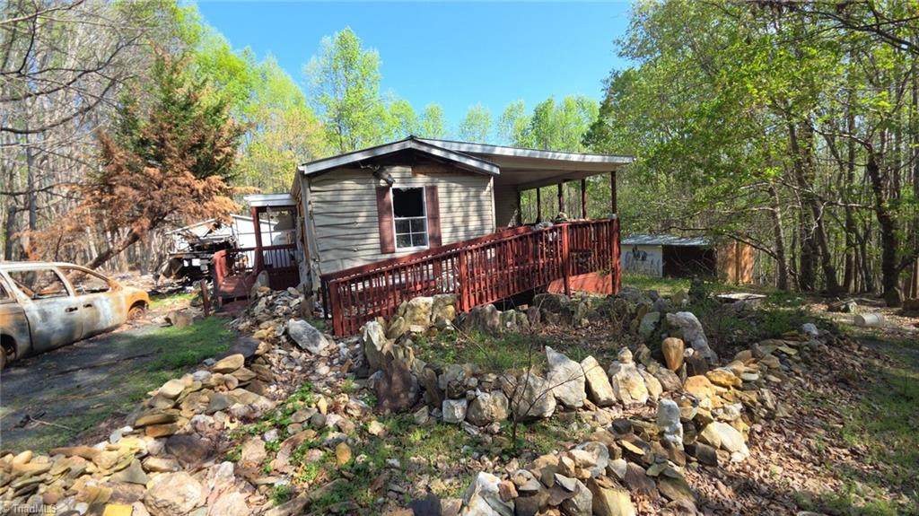 4920 Needhams Trail - Photo 1