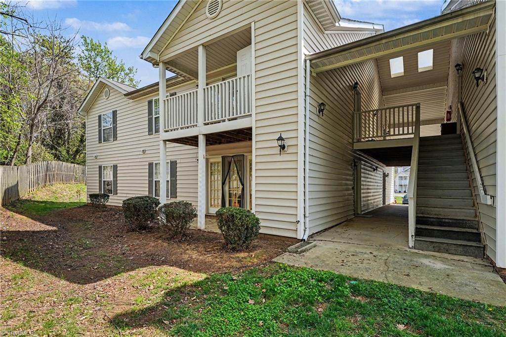 802 Folly Court - Photo 1