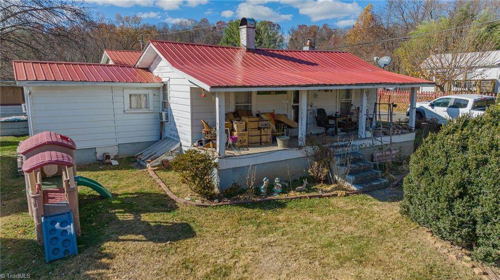 161 Magnolia Street - Photo 1