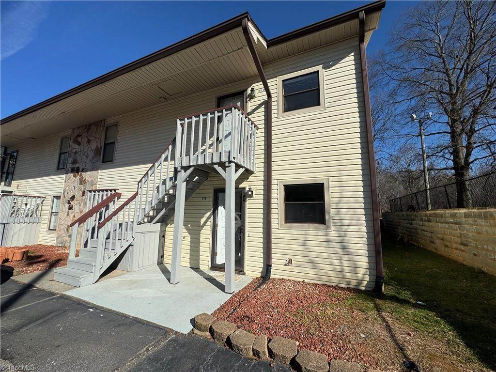 514 Brookside Court - Photo 1