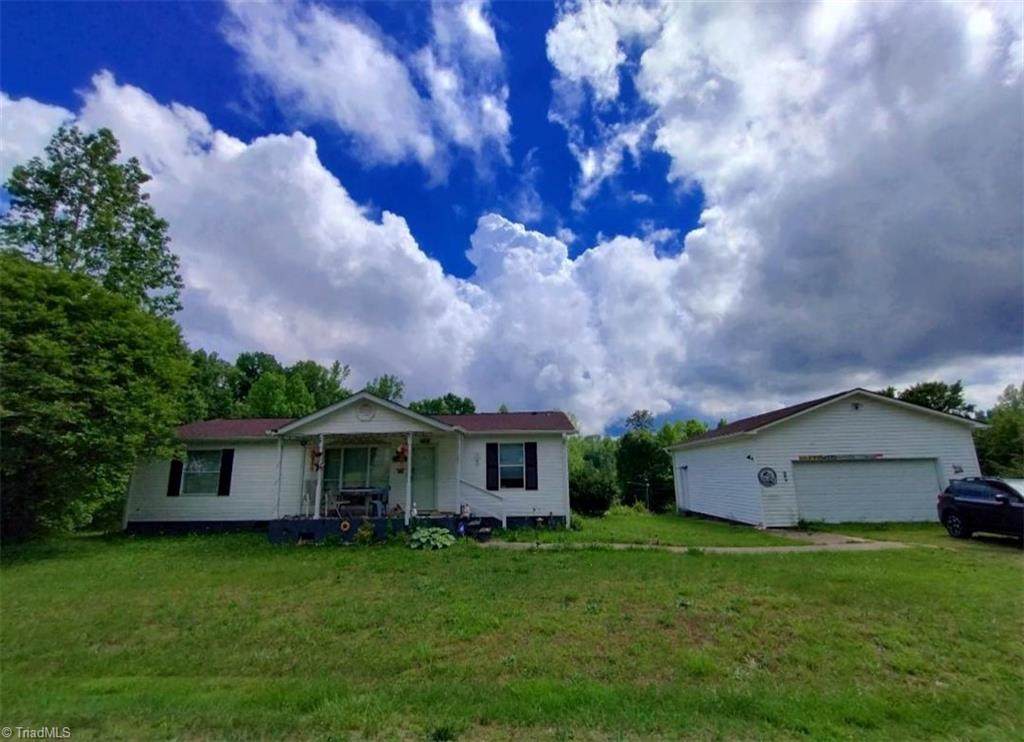 4430 Effie Lane - Photo 1