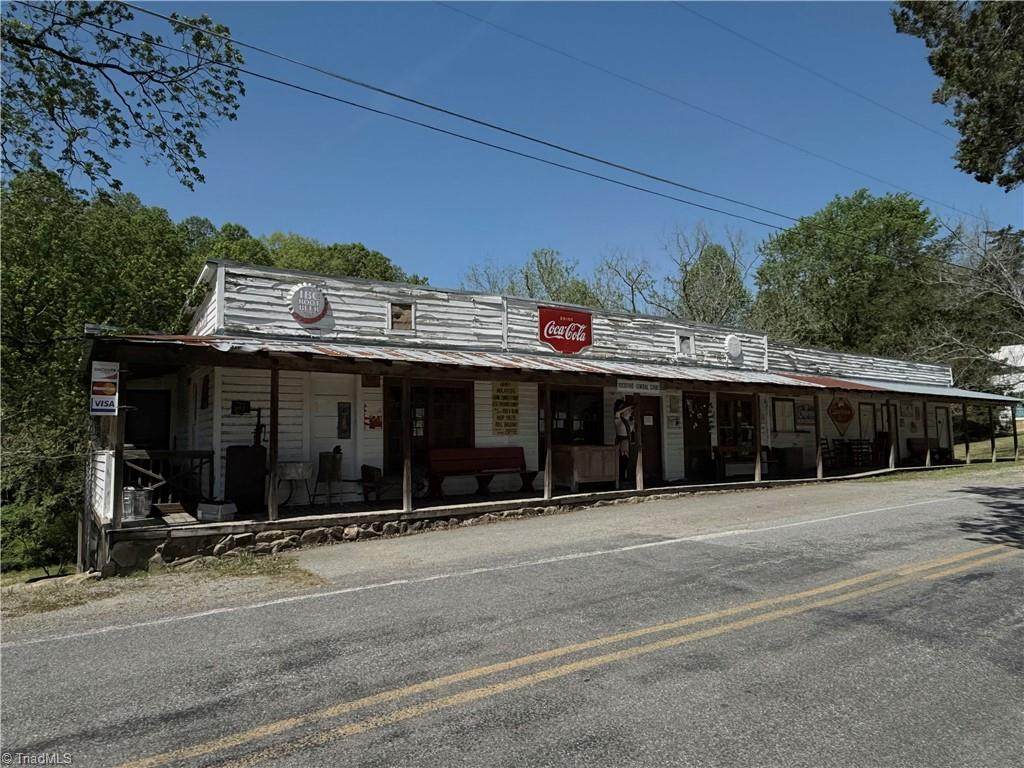 5174 Rockford Road - Photo 1