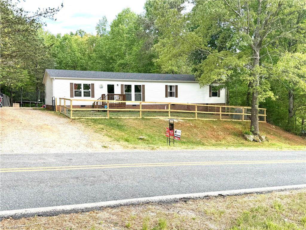 929 Brookhaven Road - Photo 1