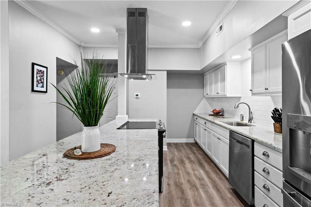 376 Meadows Circle - Photo 1