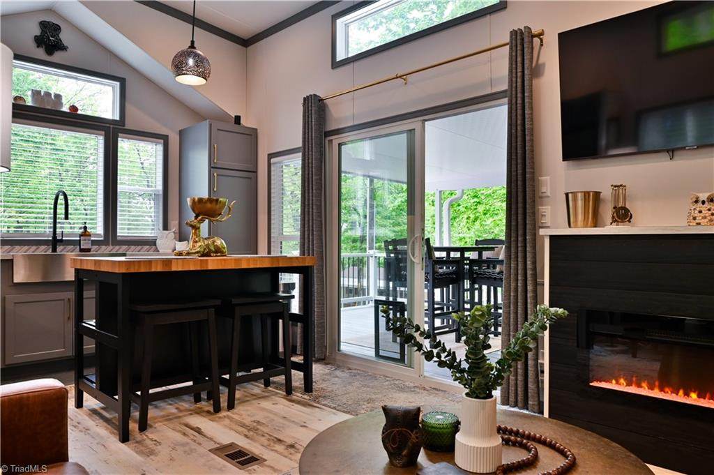 310 Laurelwood Lane - Photo 1