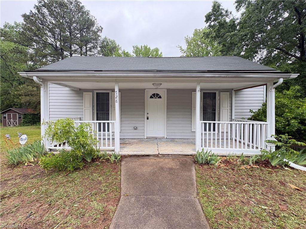 728 Davis Street - Photo 1