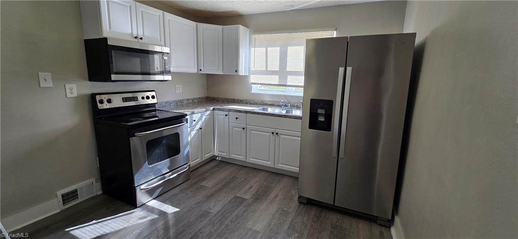 2912 Woodleigh Street - Photo 1