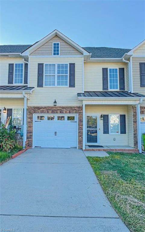 402 Beaumont Circle - Photo 1