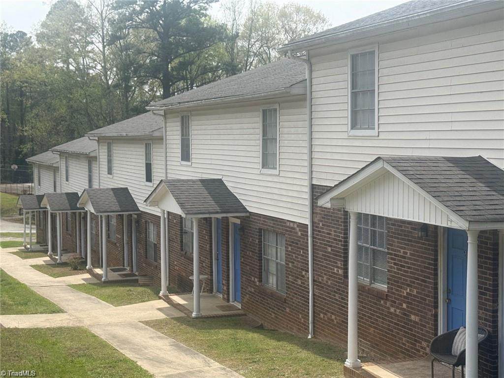 506 Summit Street - Photo 1