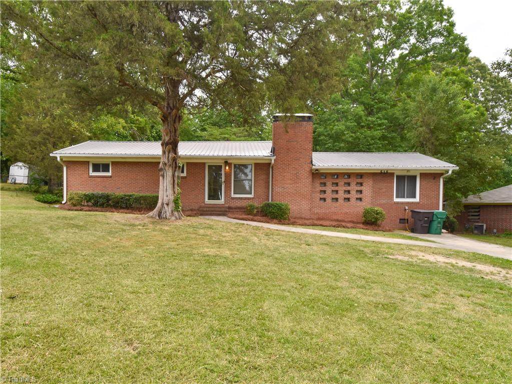 515 Manor Drive - Photo 1