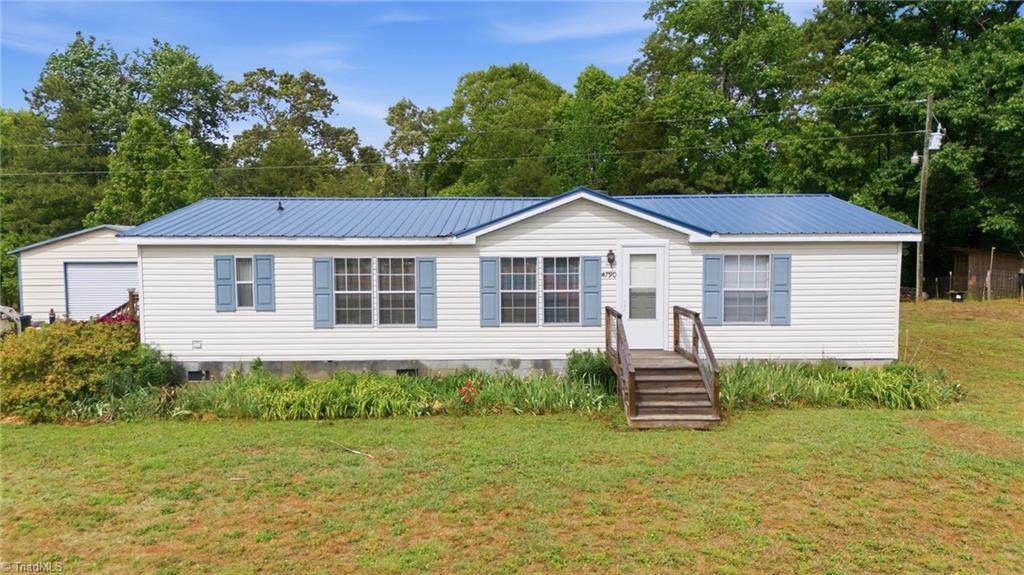 4790 Waynick Meadow Road - Photo 1