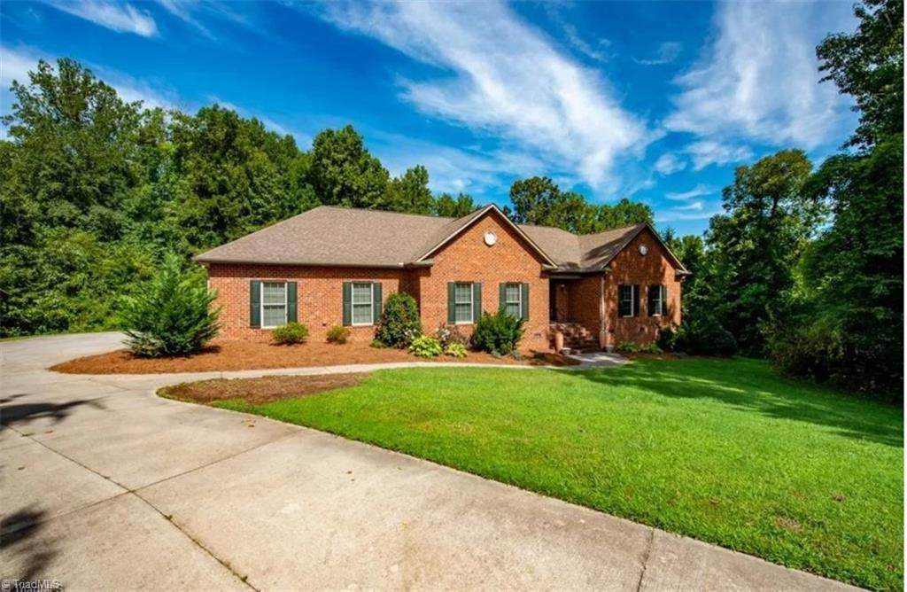 123 Pleasant Drive - Photo 1
