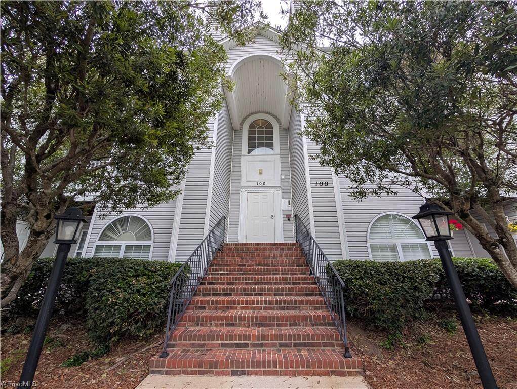 132 Rivertree Lane - Photo 1