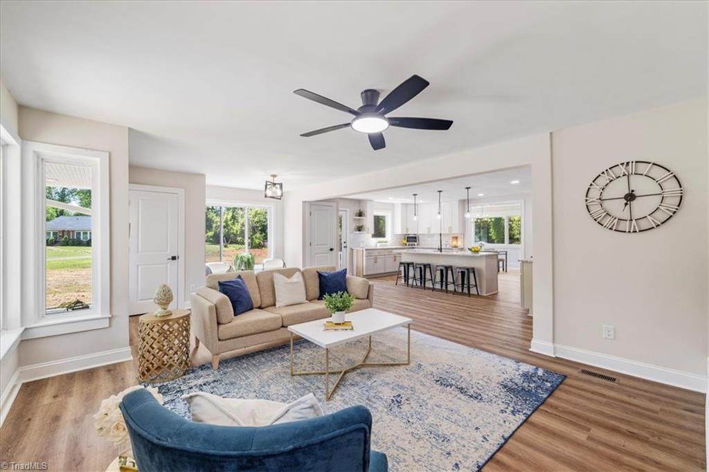 106 Circle Drive - Photo 1