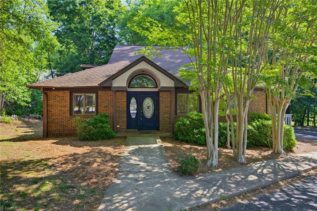 114 Park Terrace - Photo 1