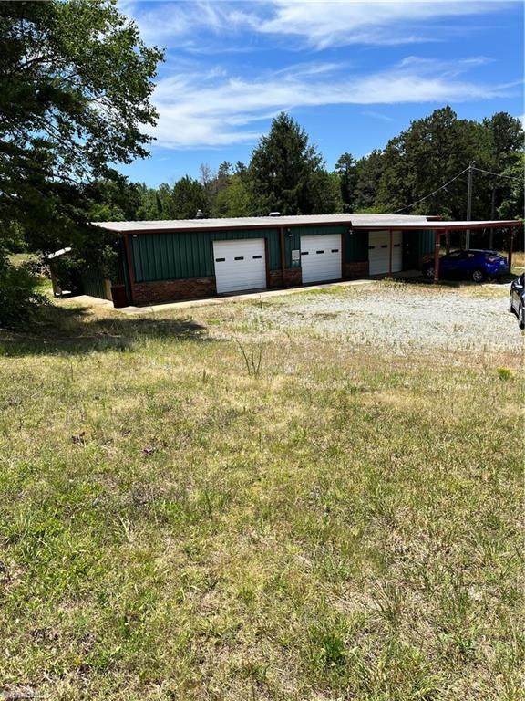 520 Commercial Boulevard - Photo 1