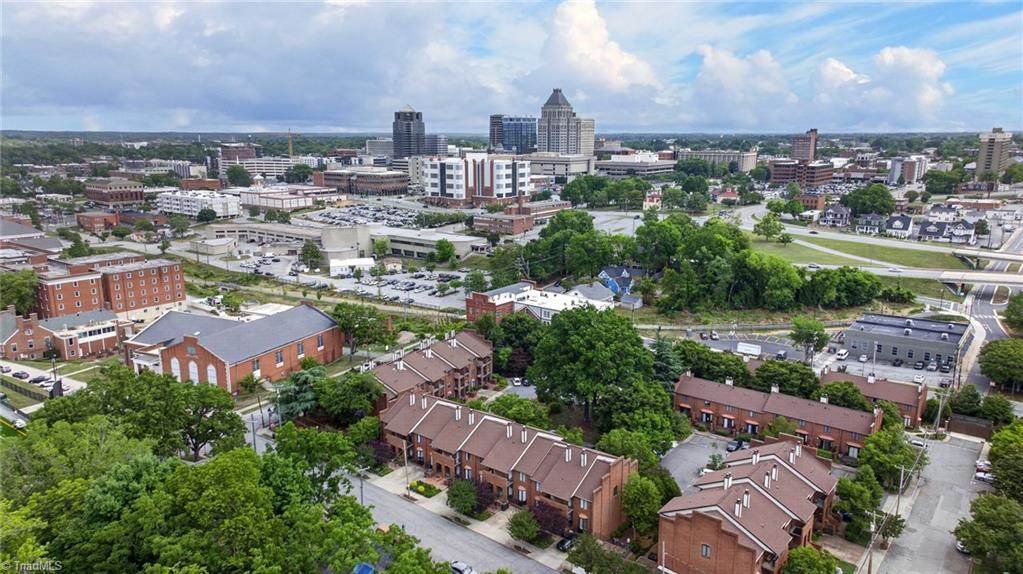https://bt-photos.global.ssl.fastly.net/triad/orig_boomver_1_1222409-2.jpg