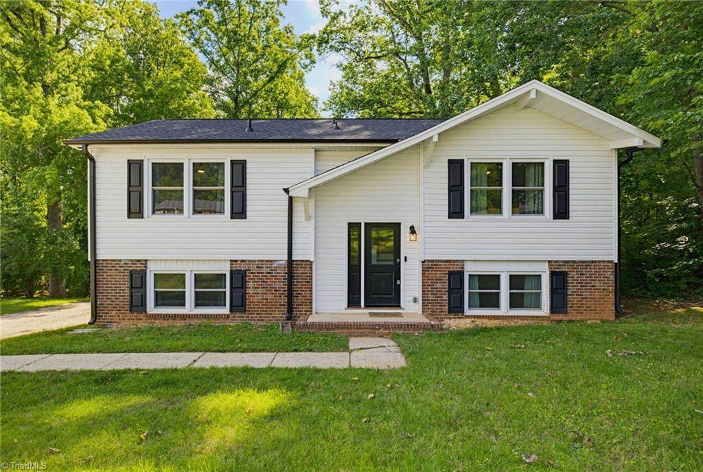 821 Prince Edward Road - Photo 1