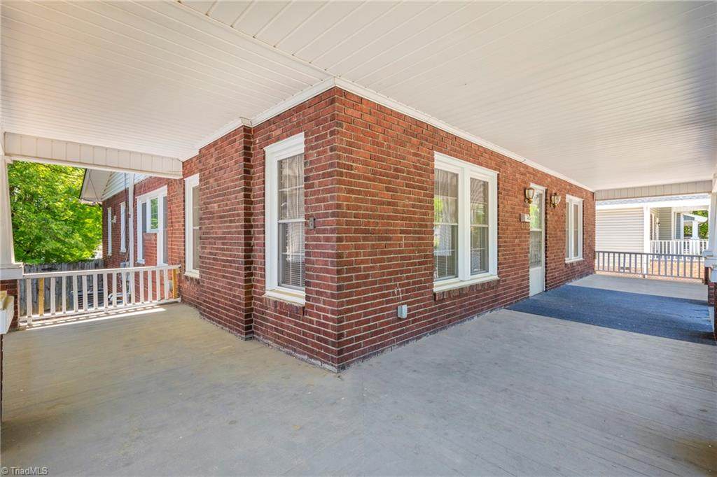 https://bt-photos.global.ssl.fastly.net/triad/orig_boomver_1_1223085-2.jpg