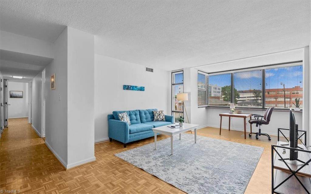 1101 Elm Street - Photo 1