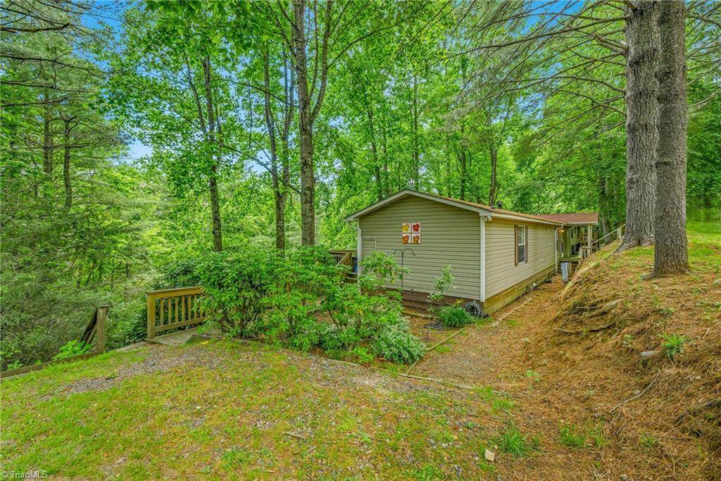351 Laurelwood Lane - Photo 1