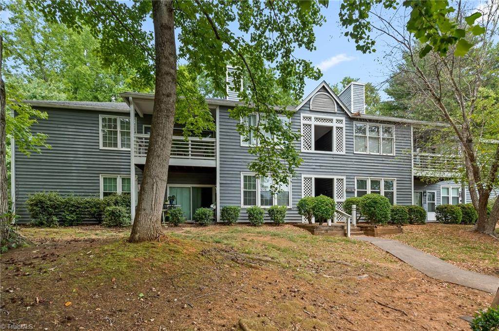 310 Meadows Circle - Photo 1