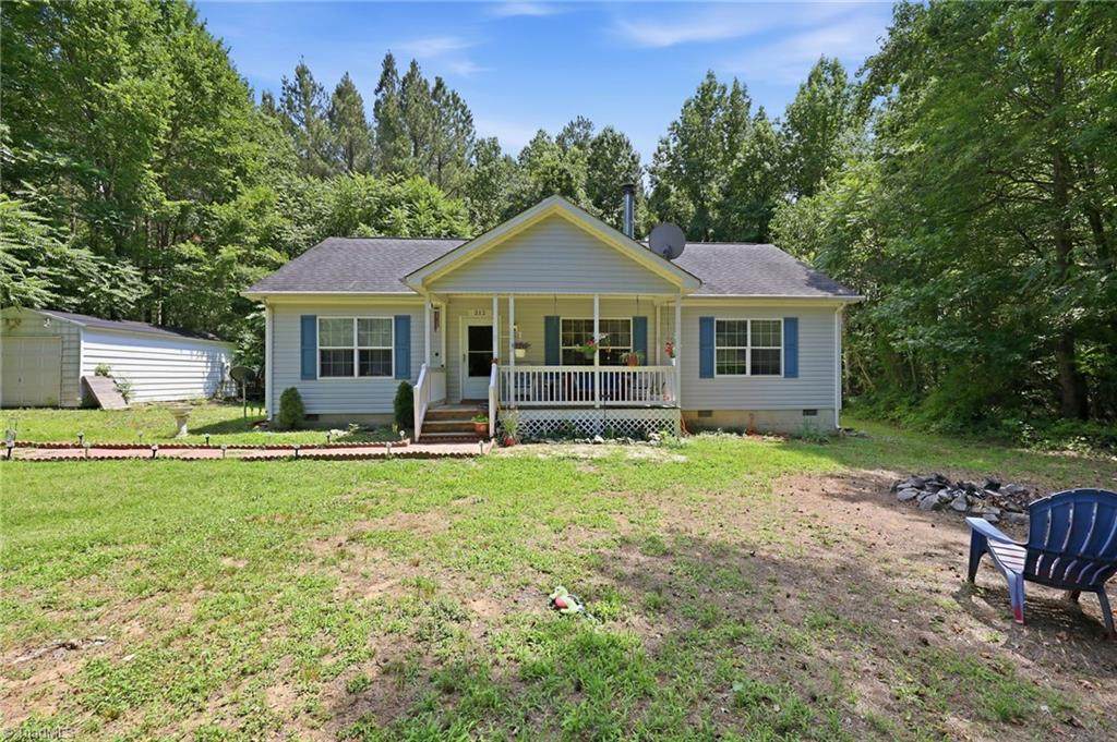 212 Lakeview Drive - Photo 1