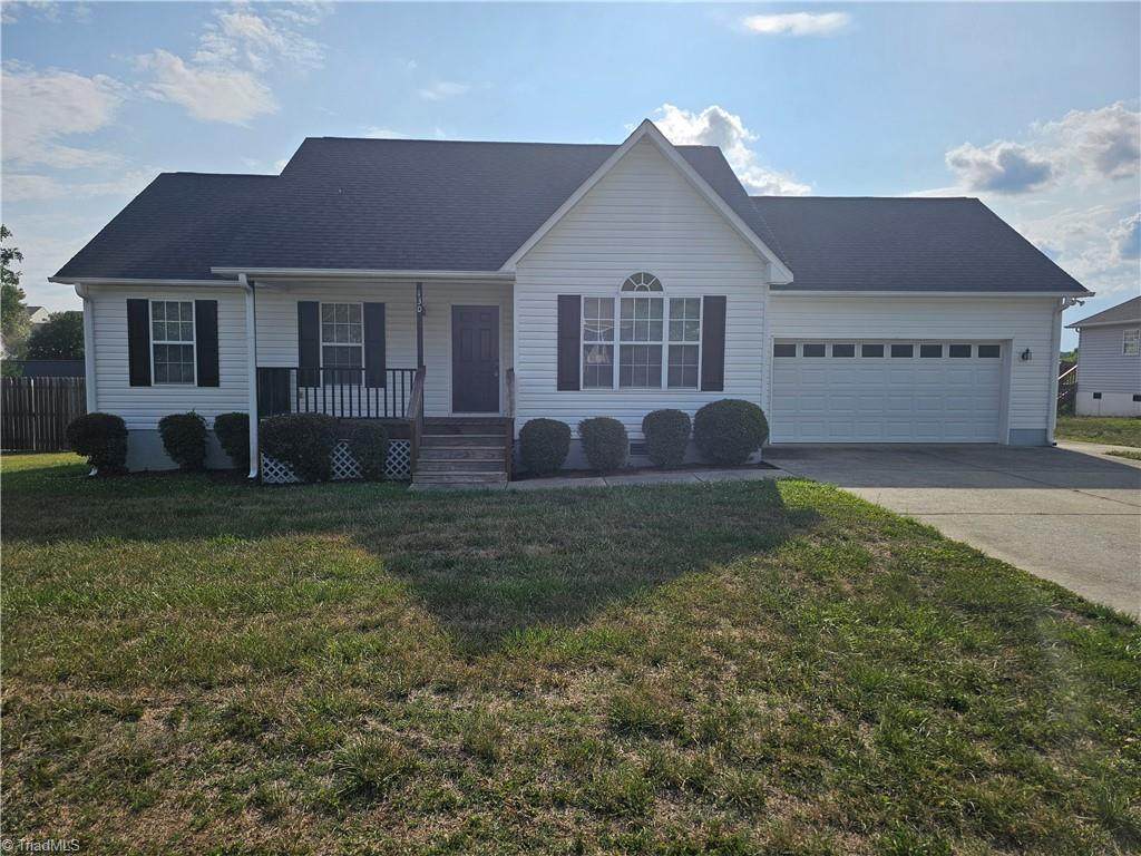 130 Cloverfield Court - Photo 1
