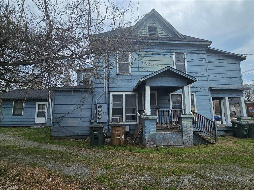 607 Summit Avenue - Photo 1