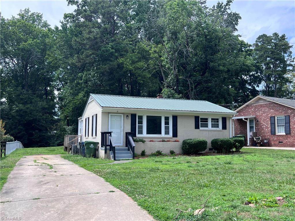 15 Hawthorne Lane - Photo 1