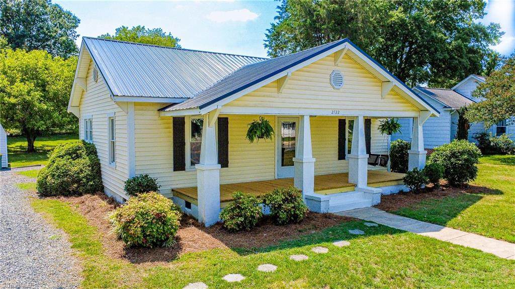 2722 Darrow Road - Photo 1