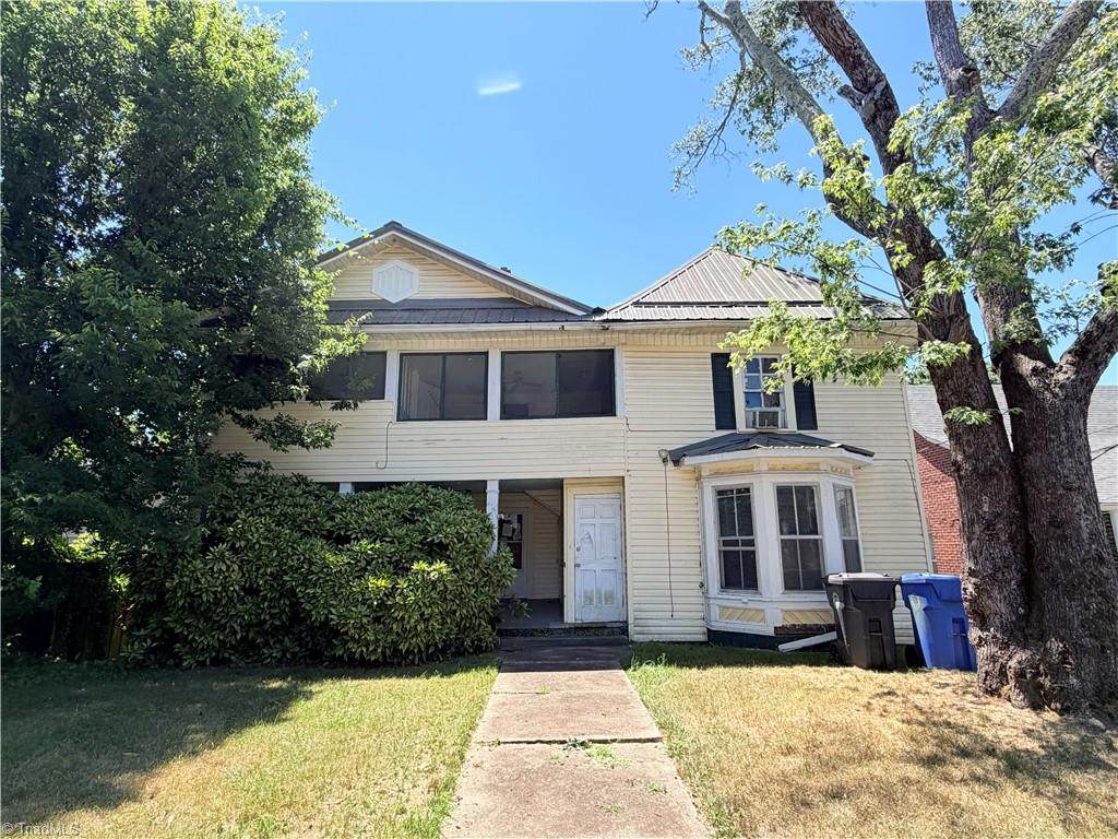 407 E Street - Photo 1